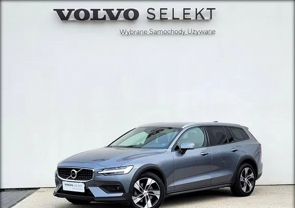 samochody osobowe Volvo V60 Cross Country cena 169999 przebieg: 88850, rok produkcji 2021 z Jędrzejów